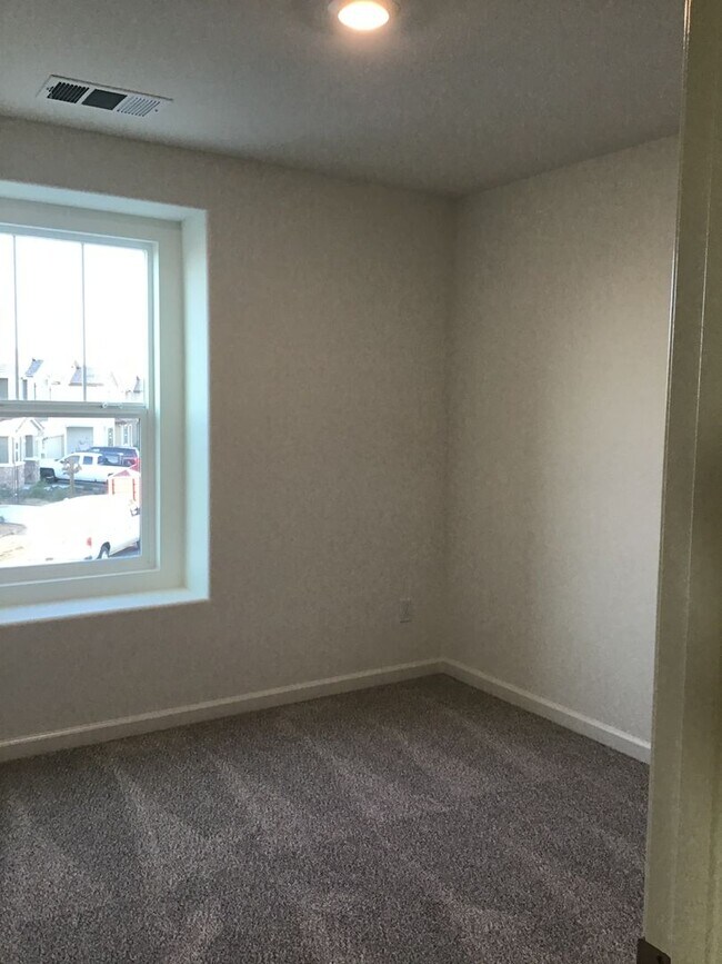 Building Photo - 7105 Encore Way