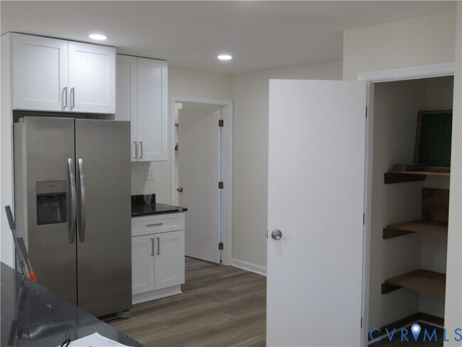 Building Photo - 5705 Community House Rd