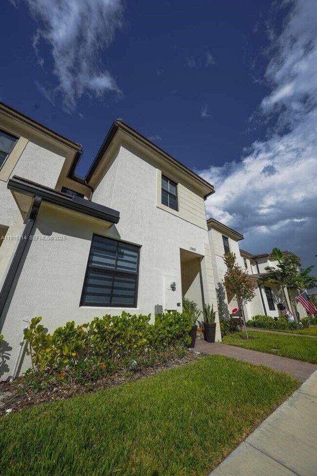 Building Photo - 12869 SW 233rd Terrace