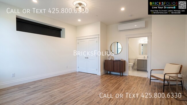 Building Photo - 8327 NE Juanita Dr