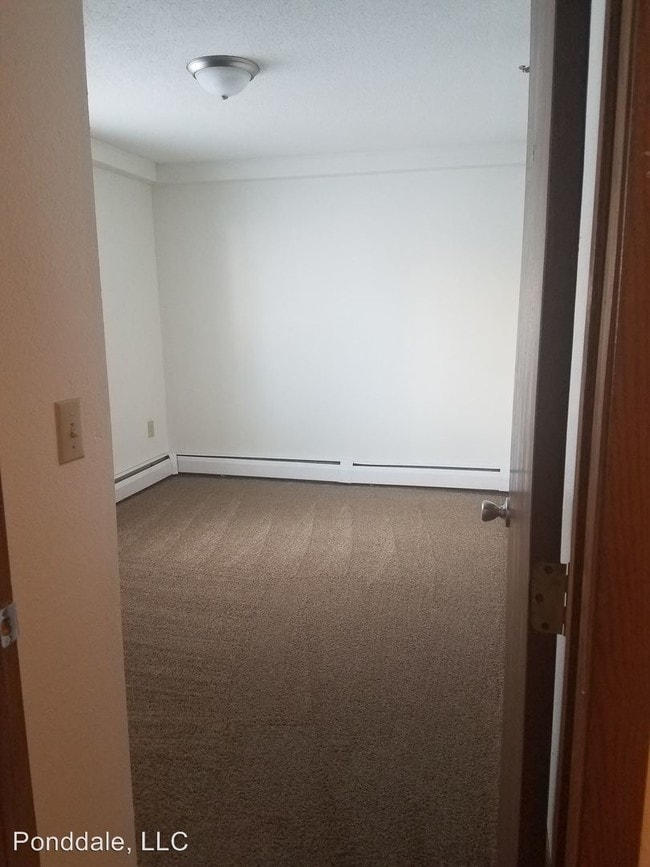 Building Photo - 10630 Tamarack St NW