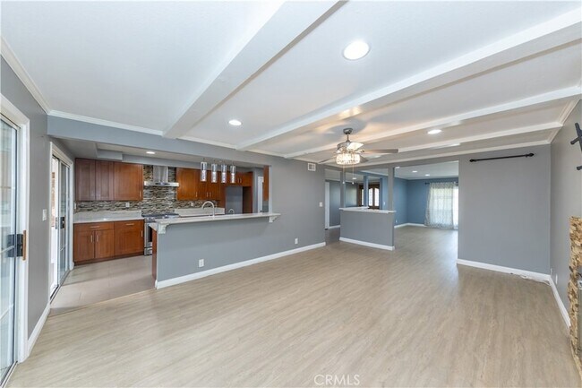 Building Photo - 4661 Woodhaven Dr