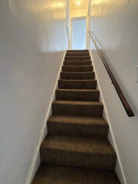 Building Photo - 612 Hamilton Ave