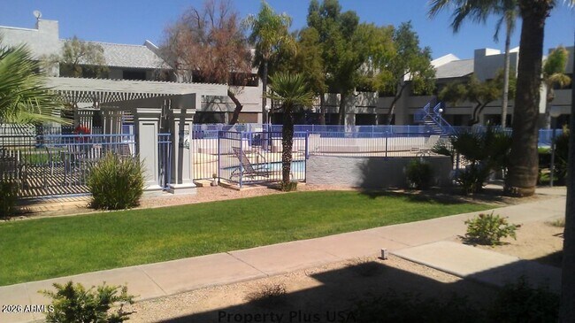 Building Photo - 3301 E Earll Dr