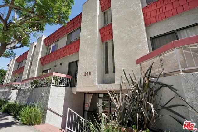 Building Photo - 11318 Ohio Ave