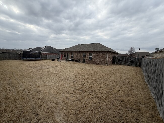 Building Photo - 2418 Canterbury Ln