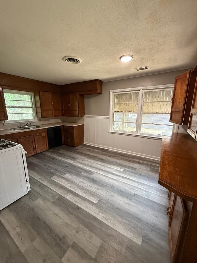 Building Photo - 4016 Marshall Dr