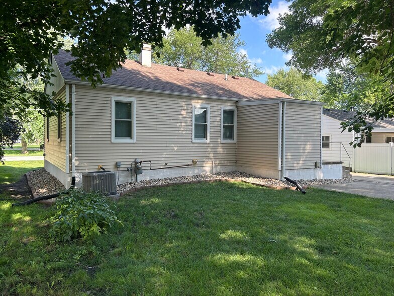 Building Photo - 540 3rd St