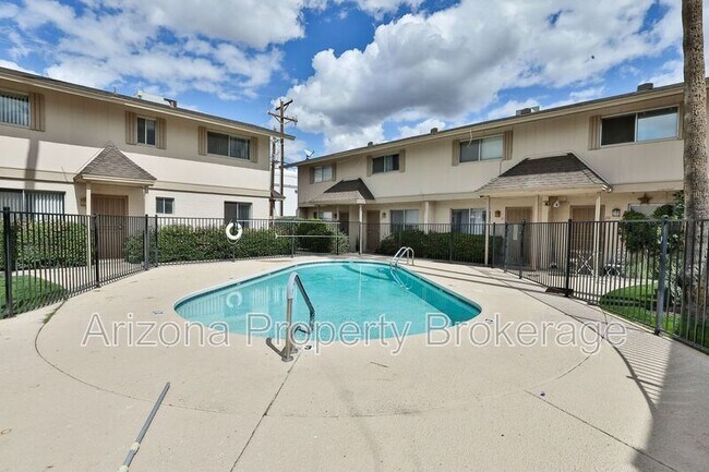 Building Photo - 3934 E Piccadilly Rd