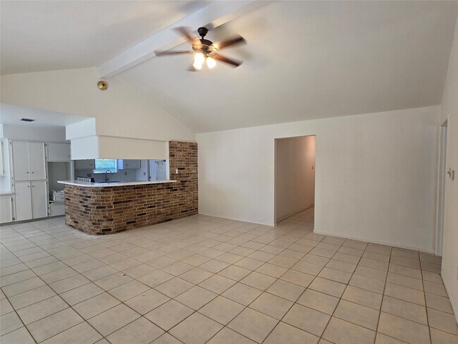 Building Photo - 11931 Tanager St