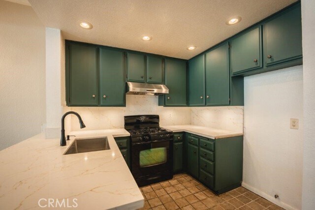 Building Photo - 31 Blackbird Ln