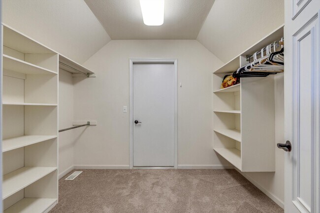 Building Photo - 7040 Royal Villa Ct