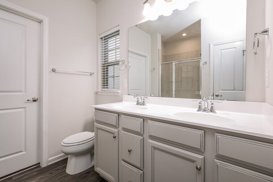 Building Photo - 1728 Ripley Woods St