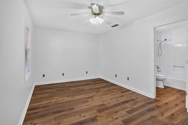 Building Photo - 1055 Westfield Trace