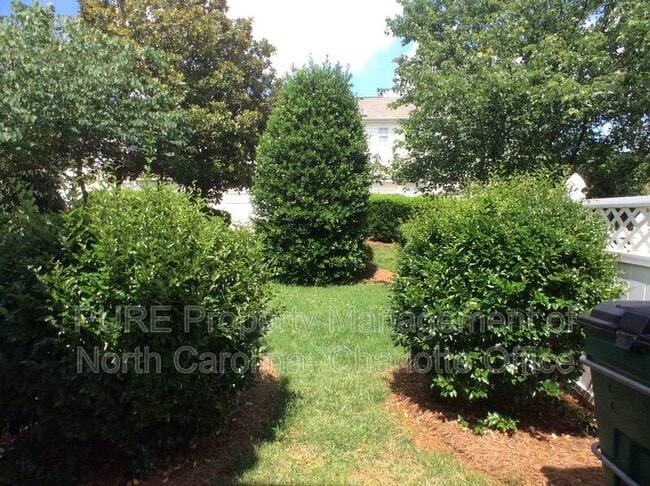 Building Photo - 5009 Sunset Ridge Ct