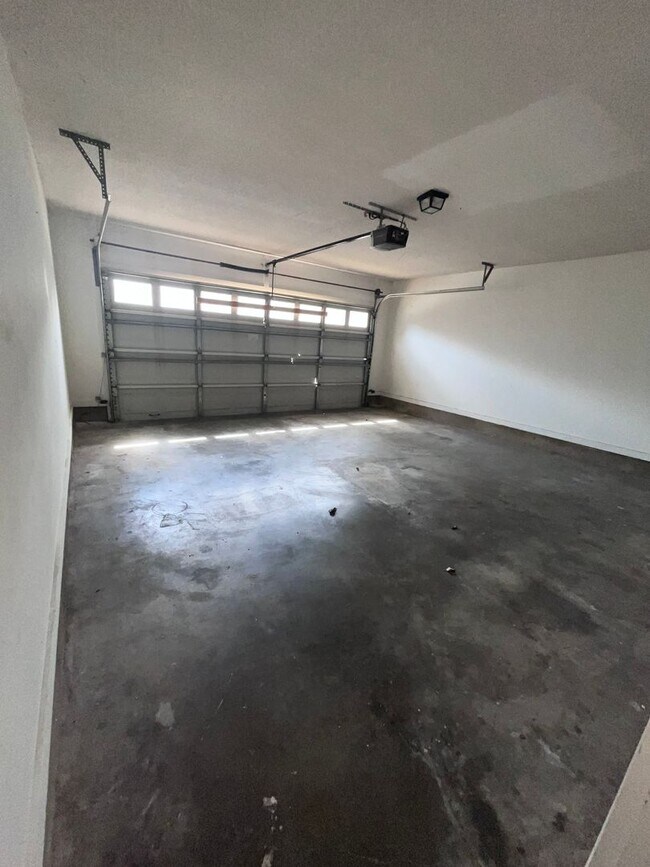 Building Photo - 616 N Ericson Rd