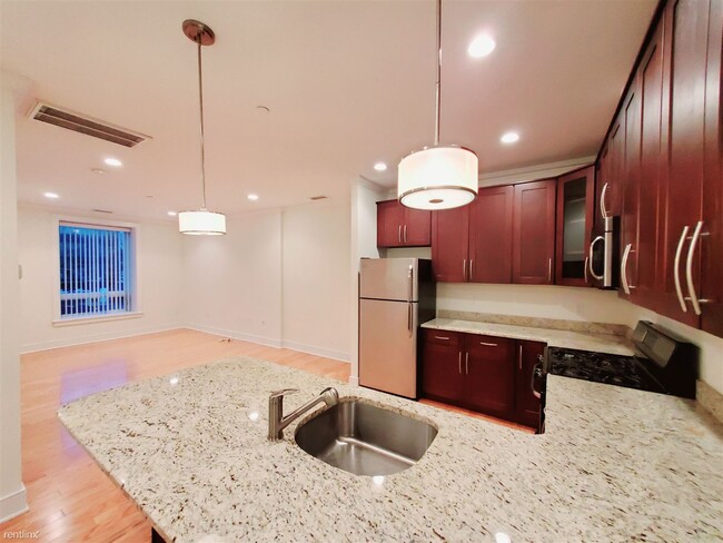 Building Photo - 1 br, 1 bath Condo - 485 Summer St 305
