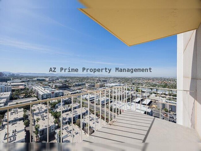 Building Photo - 207 W Clarendon Ave