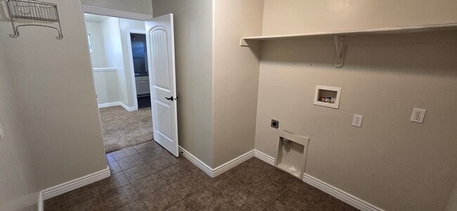 Building Photo - Pet Friendly Beautiful 3 Bed 3.5 Bath in R...