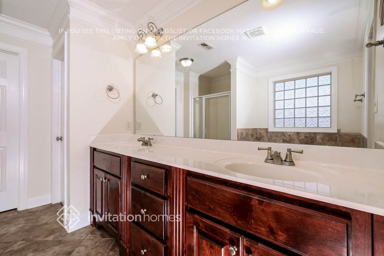 Building Photo - 15 Sun Tree Ln