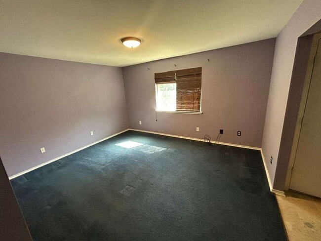 Building Photo - 3830 Kiest Knoll Dr