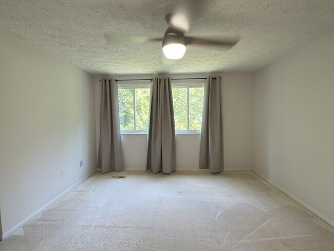 Building Photo - 3 Bed 4 Bath Townhome for Rent in Fairfax, VA!