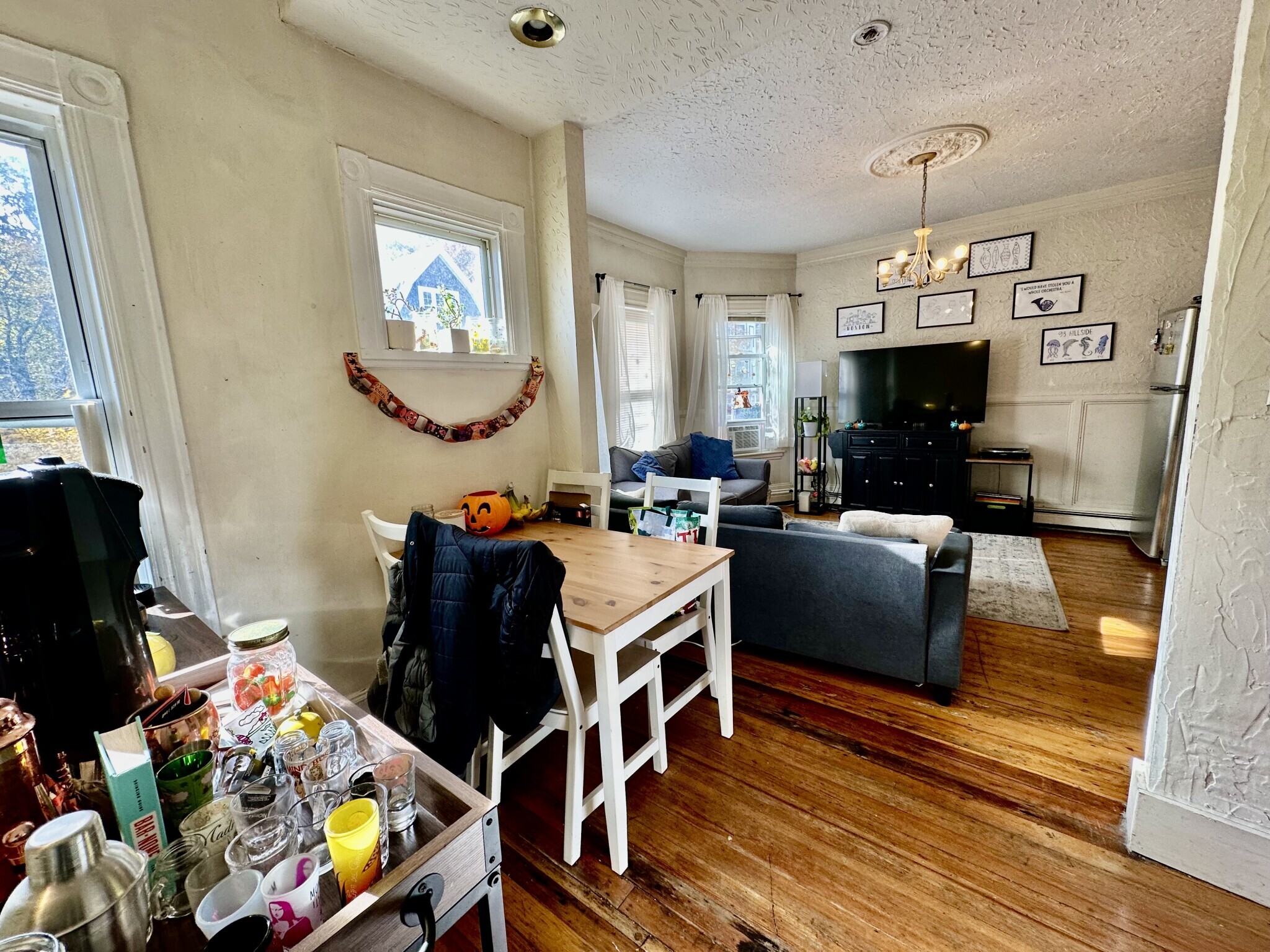 Building Photo - 93 Hillside St