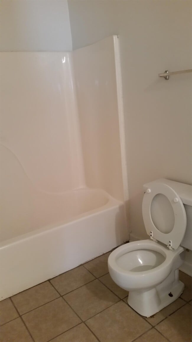 Building Photo - 112 Oak Ridge Ave