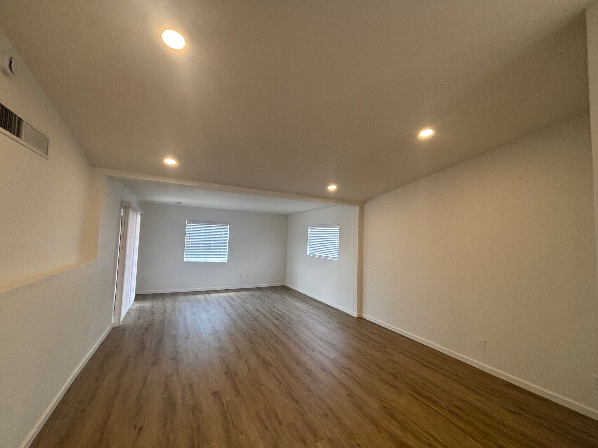 Building Photo - 9940 E Gray Hawk Dr