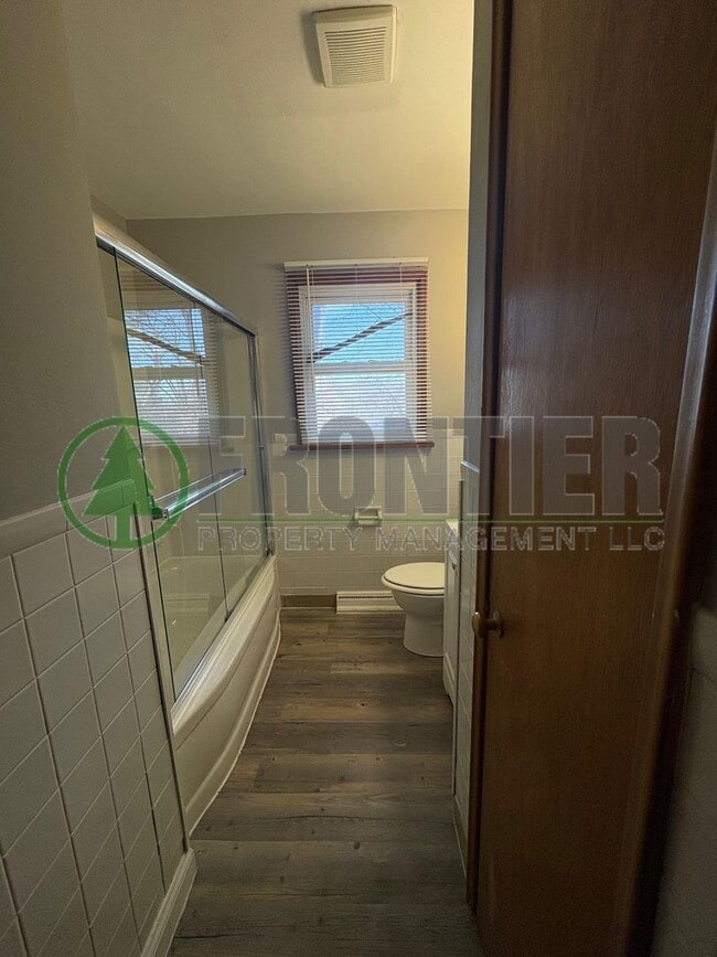 Building Photo - 532 Ames Pl