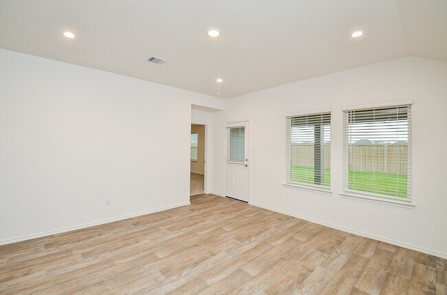 Building Photo - 31310 Yatesbury Ln