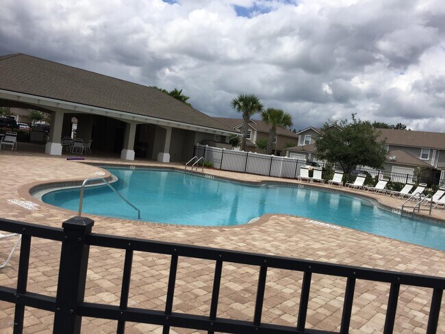 Building Photo - 894 Scrub Jay Dr