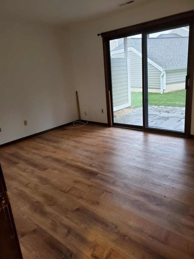 Building Photo - 71 Aiken St