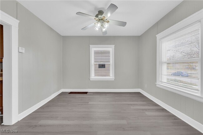 Building Photo - 14117 Sylvia Ave