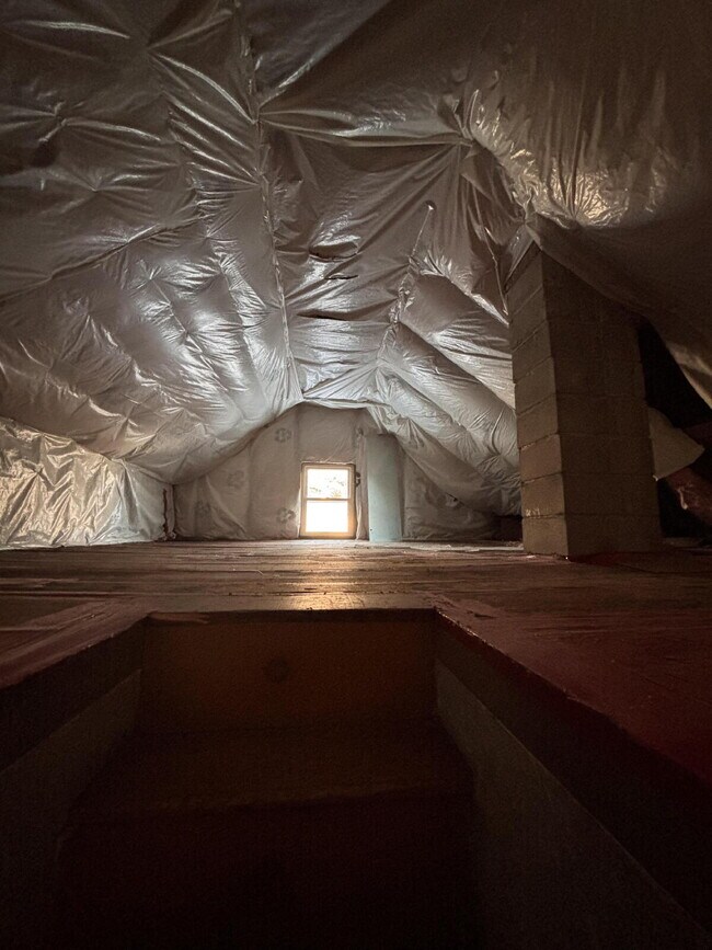 Building Photo - Large 1BR / 1Office/BR / 1BA Apartment – Near Downtown Bath!