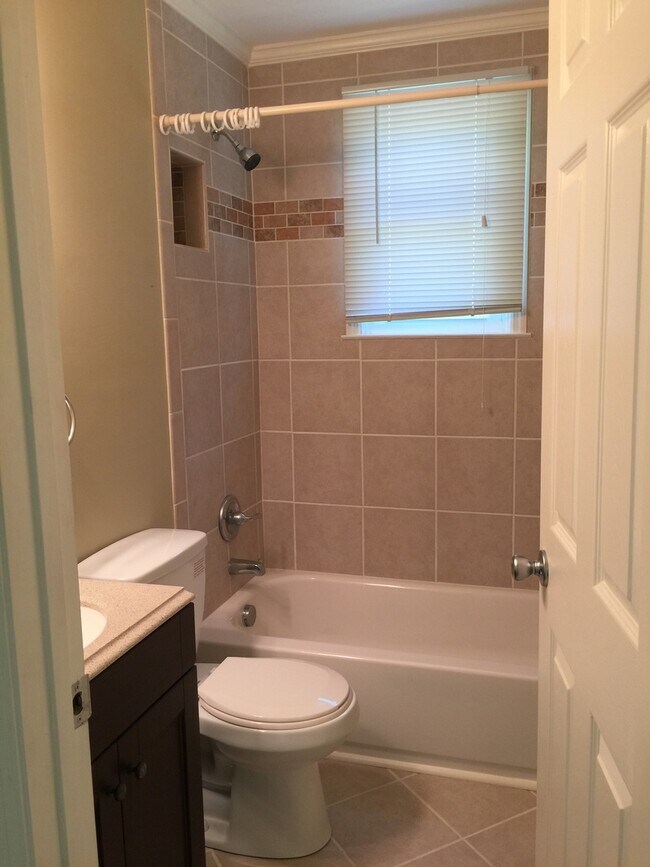 Building Photo - 642 Harpeth Bend Dr