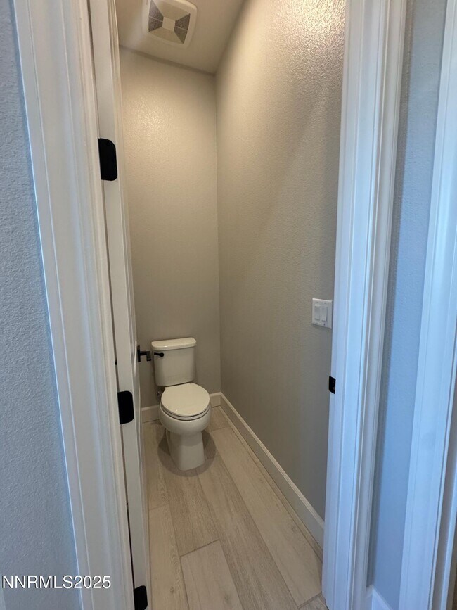 Building Photo - 1521 Golf Club Dr