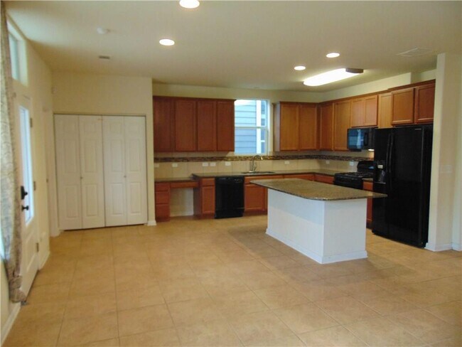 Building Photo - 5208 Hellman