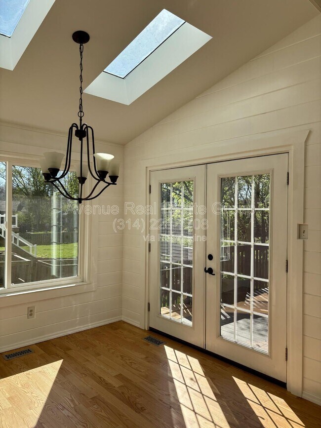 Building Photo - 419 Audubon Village Spur