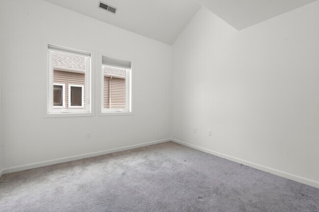 Building Photo - 2660 North Ave