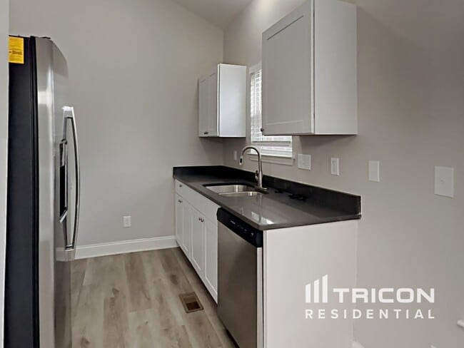 Building Photo - 6805 Bodgit Ln