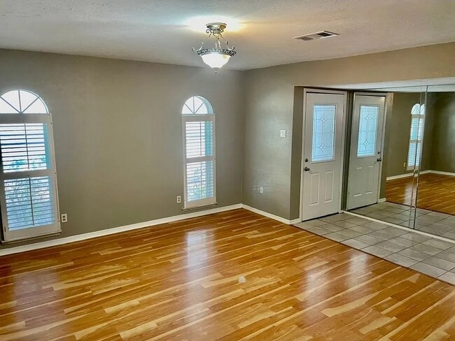 Building Photo - 2111 Croft Rd