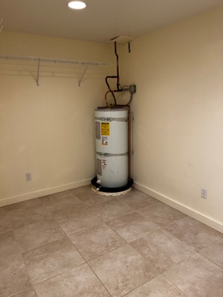 Building Photo - 6410 Phinney Ave N