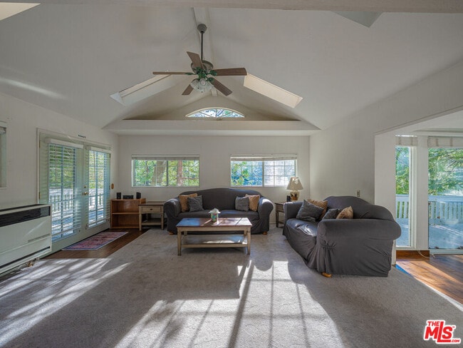 Building Photo - 233 Corona Cir