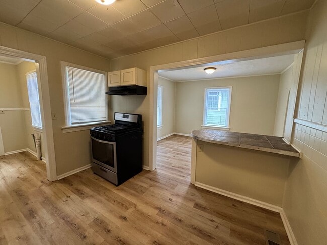 Building Photo - Cozy 3/1 House in South Rome