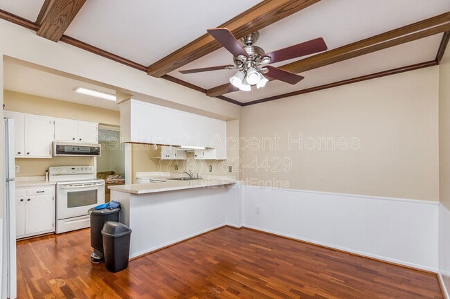 Building Photo - 14447 Cool Oak Ln