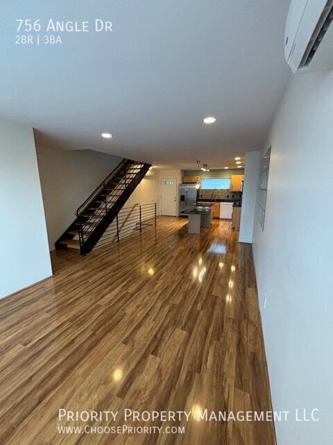 Building Photo - 756 Angle Dr