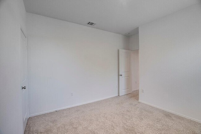 Building Photo - 1109 Winnie Dr