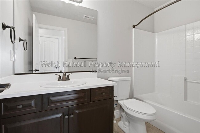 Building Photo - 2106 E Sunnyvale Dr