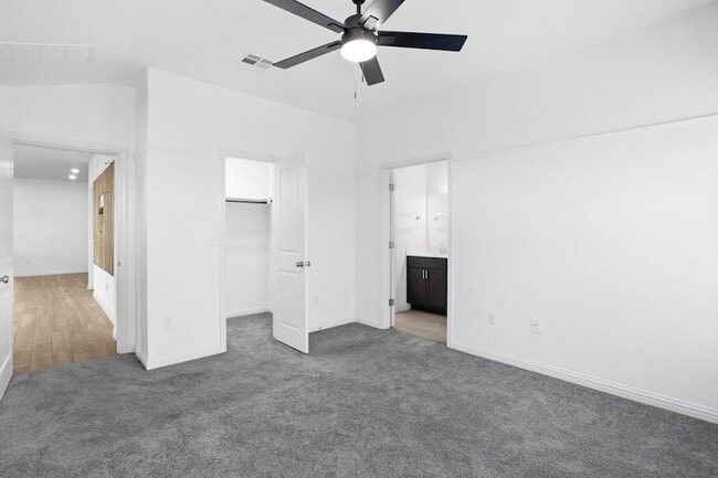 Building Photo - 8215 McKamy Dr